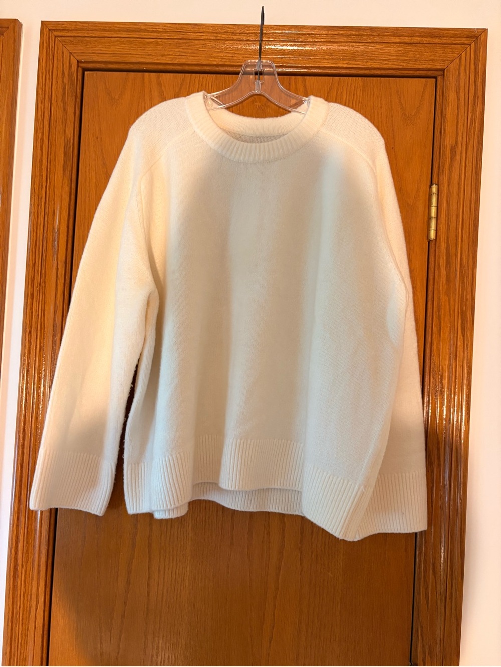 Abercrombie & Fitch Off-White Crewneck Sweater